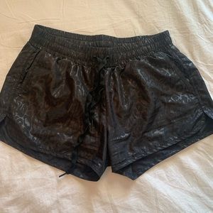 ZYIA active shorts